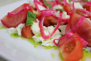 mozzarella-pesto-tomato-salad